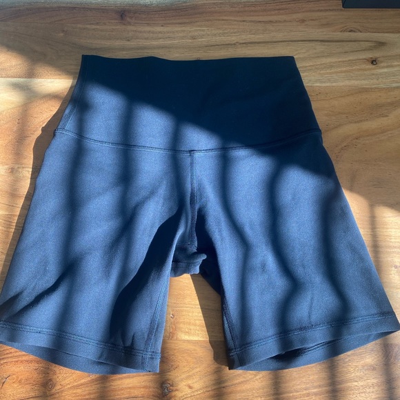 Lululemon Align 6” Shorts - Picture 2 of 2